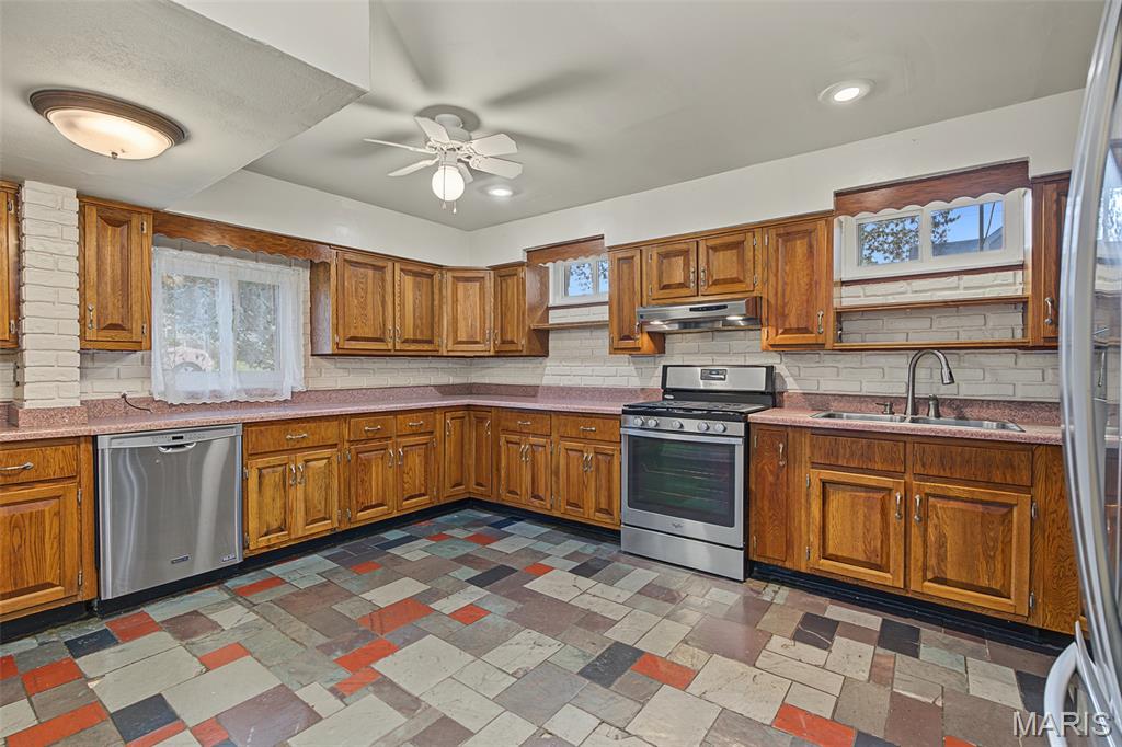 1237 Gerber Road Edwardsville, IL 62025 - Photo 13 of 38 Gallery Image 13