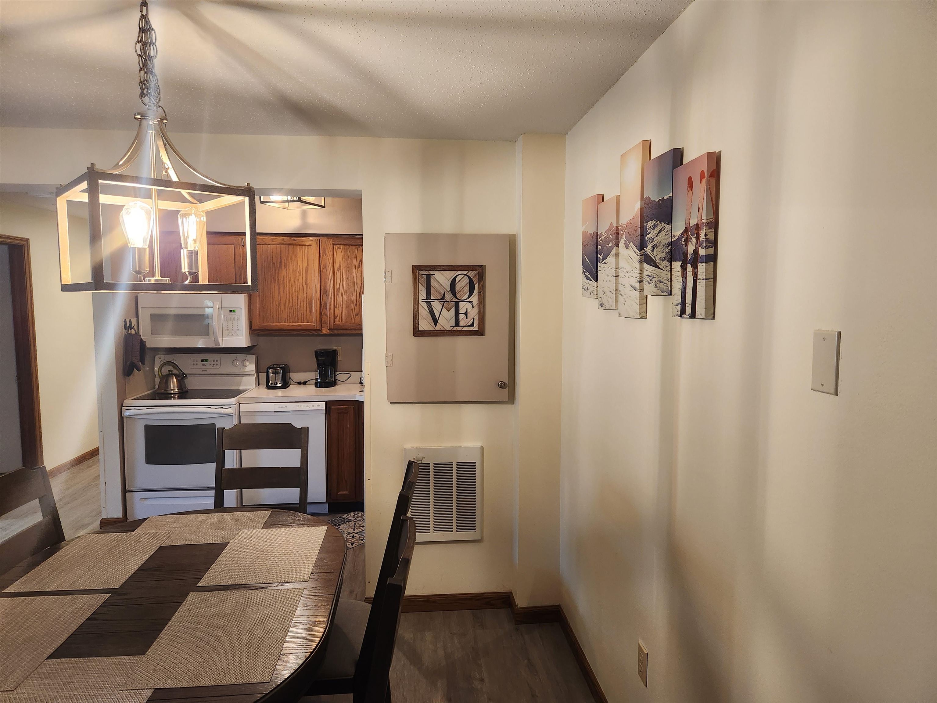 133 East Mountain Road, Unit 3B15 Killington, VT 05751 - Photo 13 of 31 Gallery Image 13