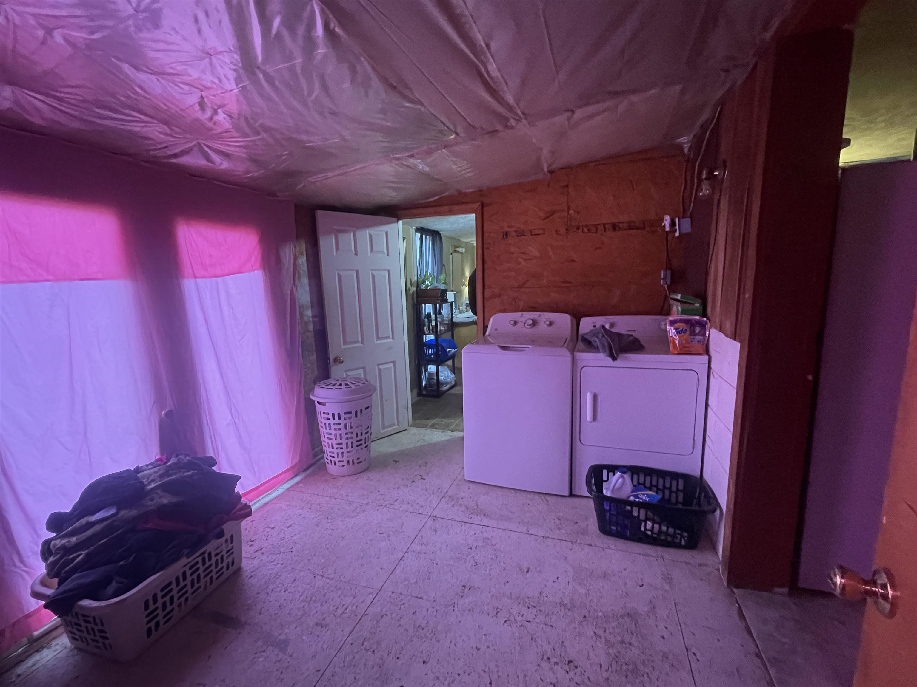 1740 Cr 187 Road Waterloo, AL 35677 - Photo 9 of 18 a room with furniture