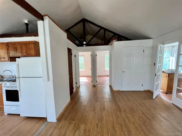 $3,000 | 496 Mountainview Avenue, Unit B, Valley Cottage, NY 10989