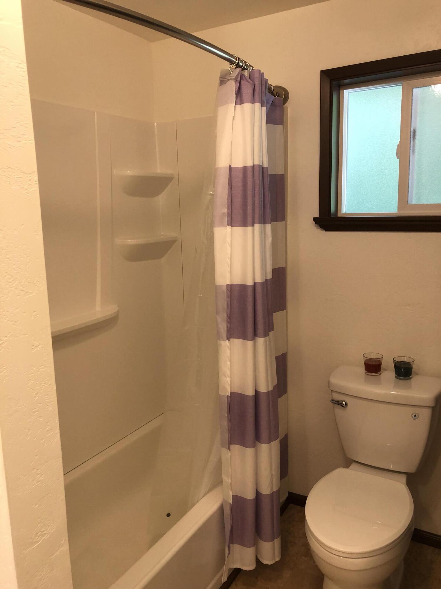 1600 Spring Street Medford, OR 97504 - Photo 30 of 55 Hall bath w/ water saver lavatory