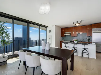 $1,099,000 | 225 North Columbus Drive, Unit 6301, Chicago, IL 60601