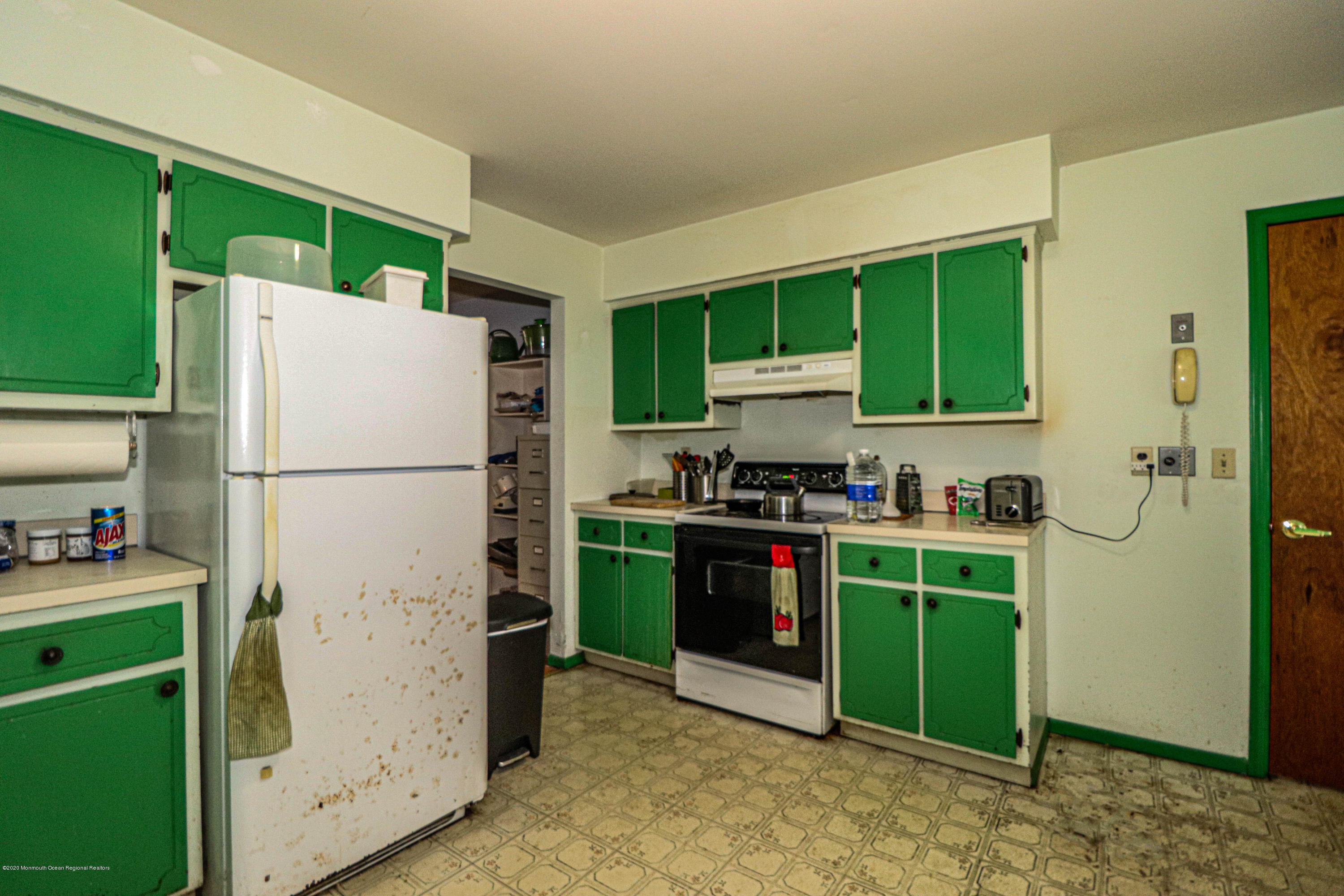 912 Deal Road Asbury Park, NJ 07712 - Photo 13 of 25 CF52FA81-AD13-4E91-AE65-7AA9FF6B2E6C