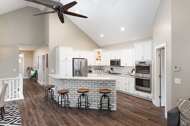 17 Windward Way Ottawa, IL 61350 - Photo 20 of 48 a large kitchen with a table and chairs