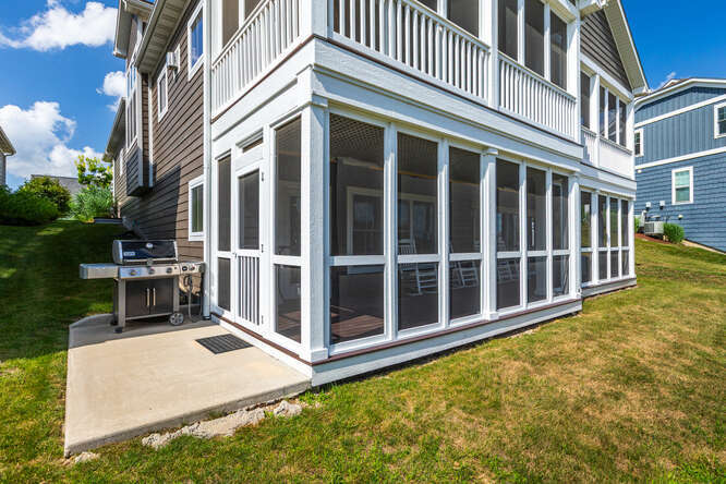 17 Windward Way Ottawa, IL 61350 - Photo 8 of 48 a view of a building with a large window