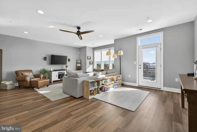 $1,025,000 | 1912 Potomac Avenue, Unit 102, Alexandria, VA 22301