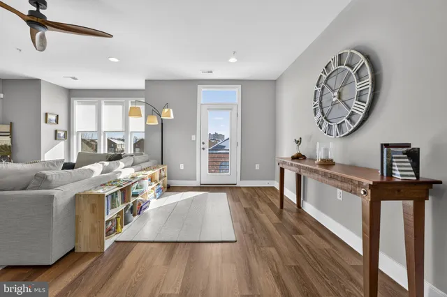 $1,025,000 | 1912 Potomac Avenue, Unit 102, Alexandria, VA 22301