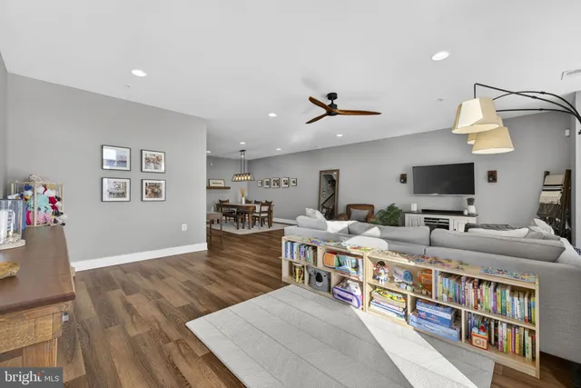 $1,025,000 | 1912 Potomac Avenue, Unit 102, Alexandria, VA 22301