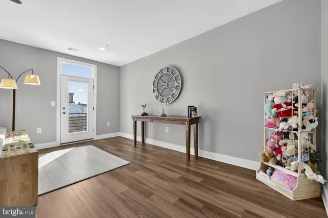 $1,025,000 | 1912 Potomac Avenue, Unit 102, Alexandria, VA 22301