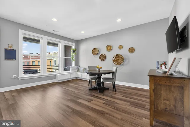 $1,025,000 | 1912 Potomac Avenue, Unit 102, Alexandria, VA 22301