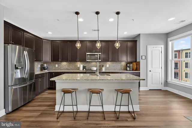 $1,025,000 | 1912 Potomac Avenue, Unit 102, Alexandria, VA 22301