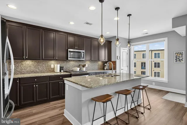 $1,025,000 | 1912 Potomac Avenue, Unit 102, Alexandria, VA 22301