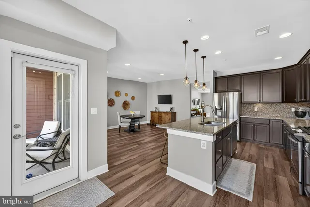 $1,025,000 | 1912 Potomac Avenue, Unit 102, Alexandria, VA 22301