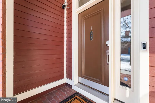 $1,025,000 | 1912 Potomac Avenue, Unit 102, Alexandria, VA 22301