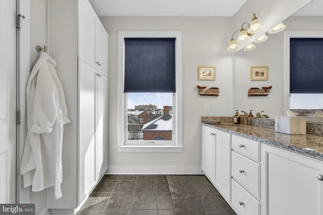 $1,025,000 | 1912 Potomac Avenue, Unit 102, Alexandria, VA 22301