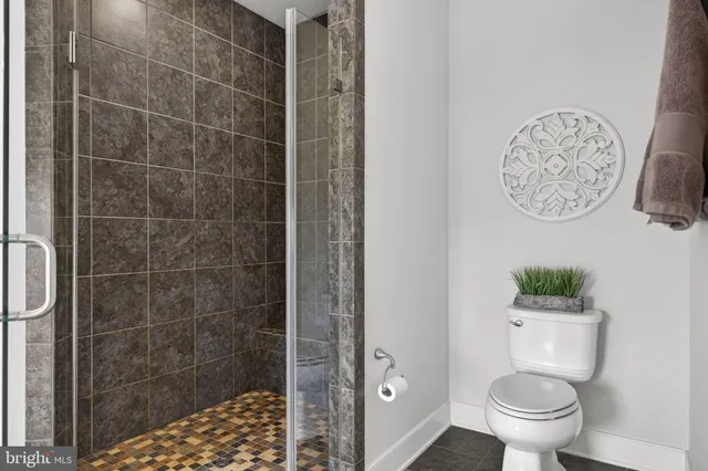 $1,025,000 | 1912 Potomac Avenue, Unit 102, Alexandria, VA 22301