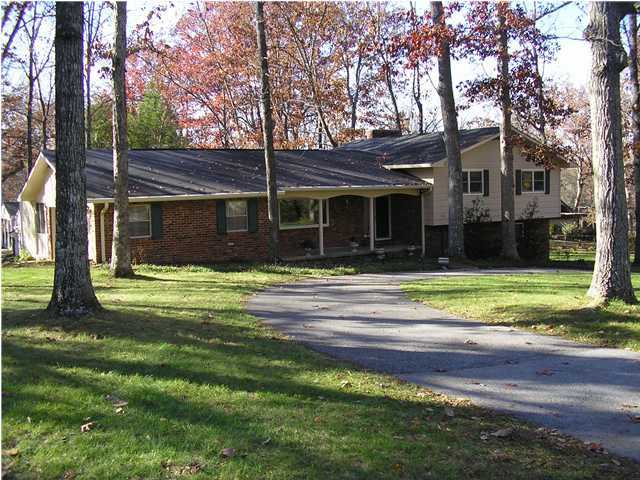 932 Dunsinane Road Signal Mountain, TN 37377 - Photo 1 of 5 Primary Photo