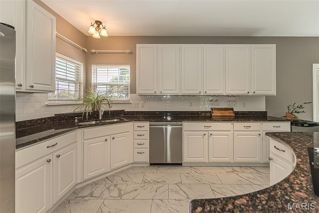 733 Castle Ridge Drive Ballwin, MO 63021 - Photo 28 of 74