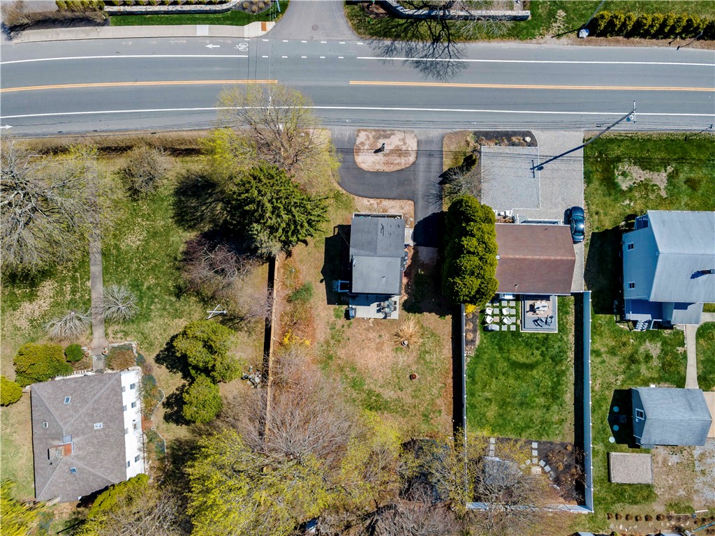 844 Boston Neck Road Narragansett, RI 02882 - Photo 2 of 40
