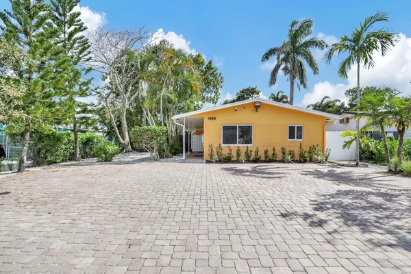 $1,950 | 1000 Southwest 30th Street, Unit 1, Fort Lauderdale, FL 33315