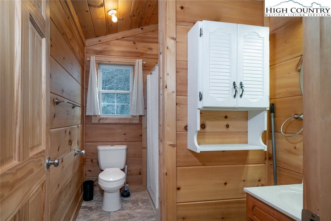 690-692 Lynn Hill Road Vilas, NC 28692 - Photo 42 of 49