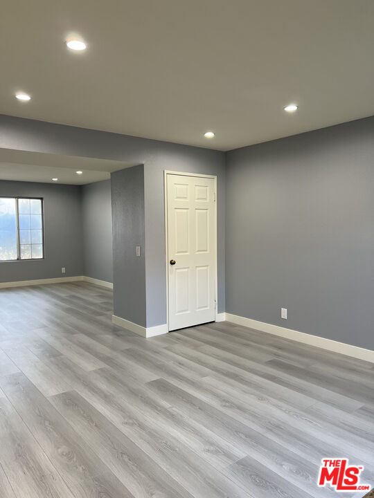 7639 Kester Avenue, Unit 5 Van Nuys, CA 91405 - Photo 4 of 21 a view of an empty room