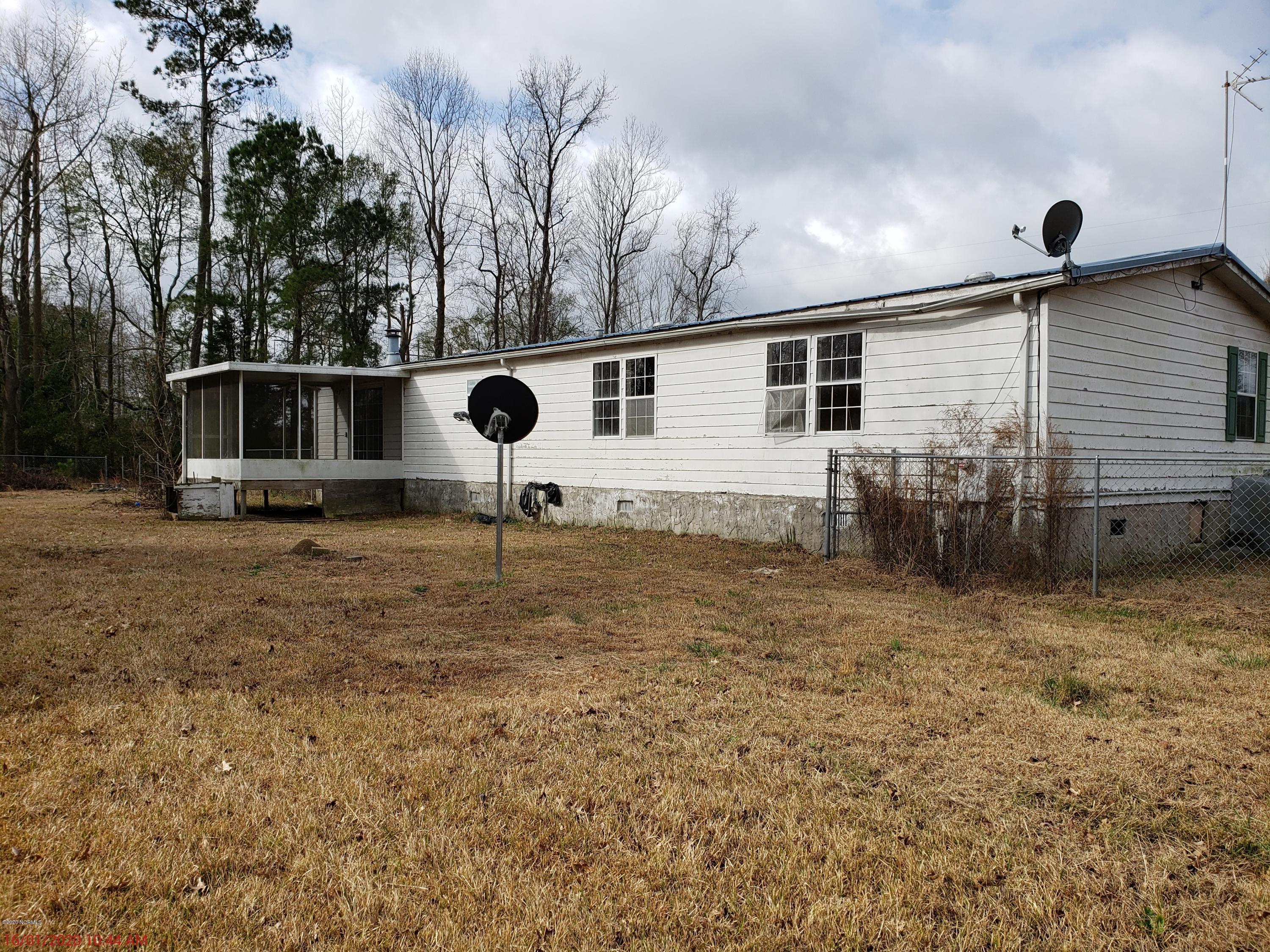 167 Promised Land Road Watha, NC 28478 - Photo 3 of 29 20200116_104439
