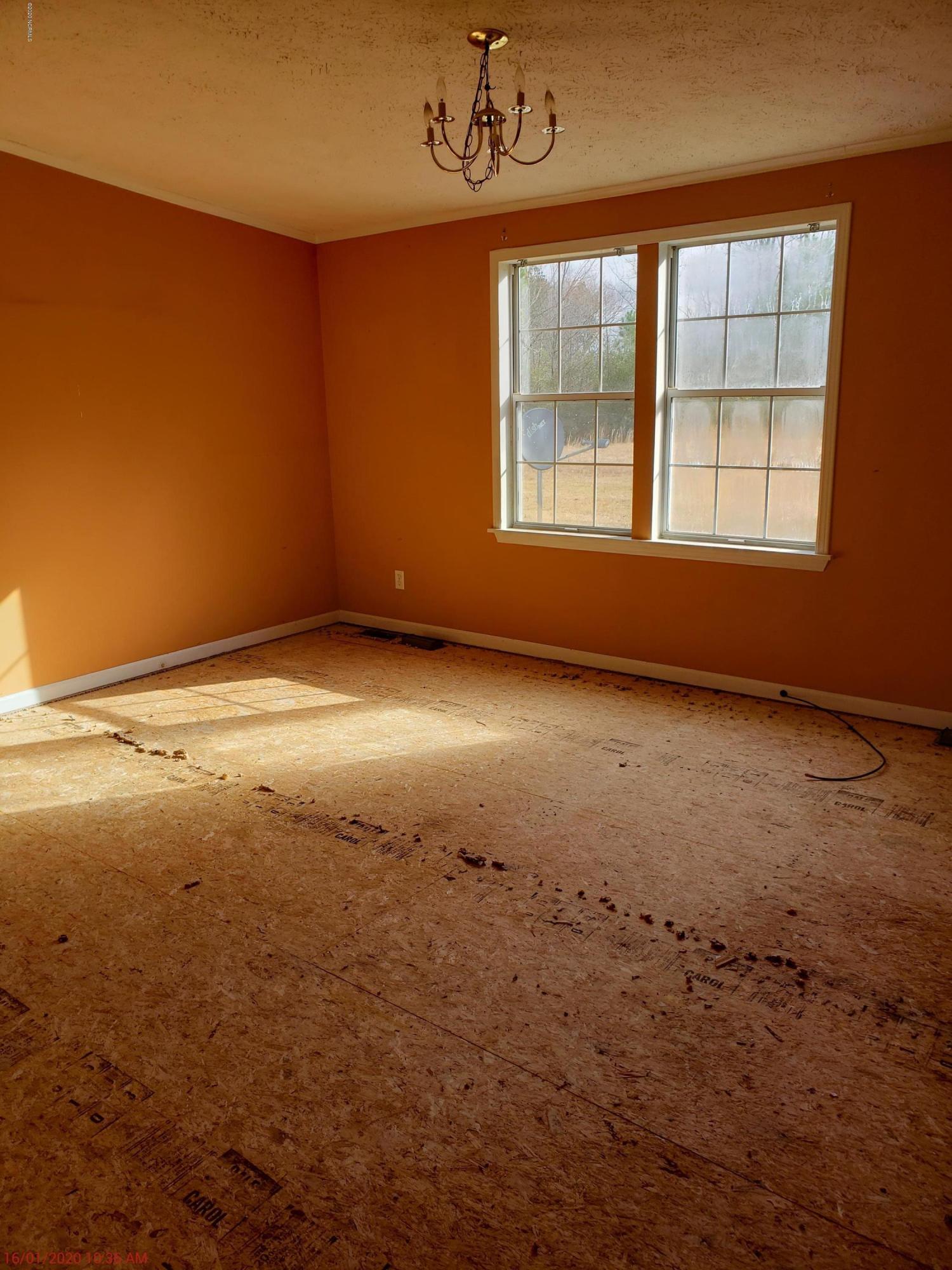 167 Promised Land Road Watha, NC 28478 - Photo 7 of 29 20200116_103634