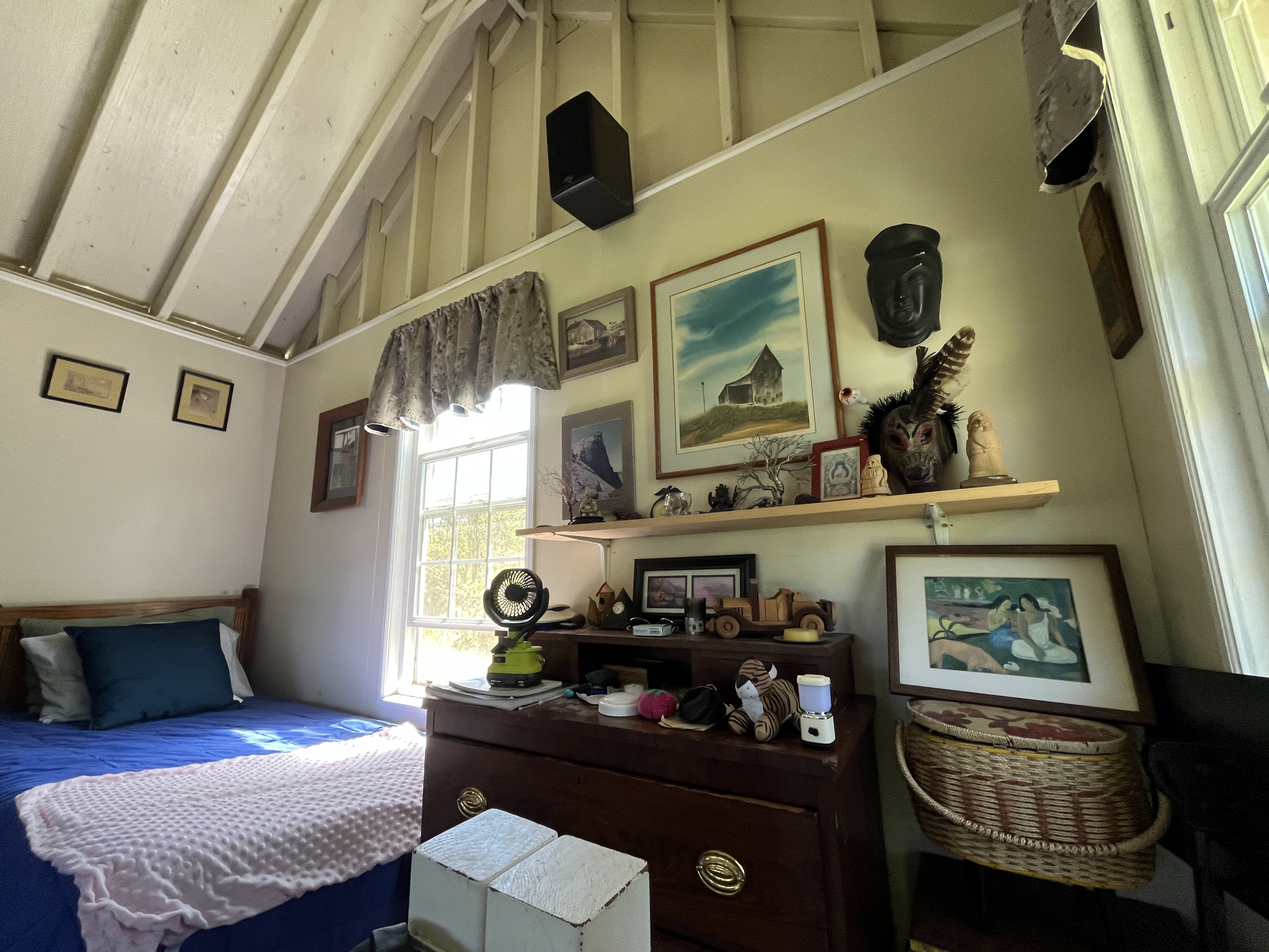 11-2729 Uakoko Road Mountain View, HI 96771 - Photo 9 of 26 a living room with furniture and a window