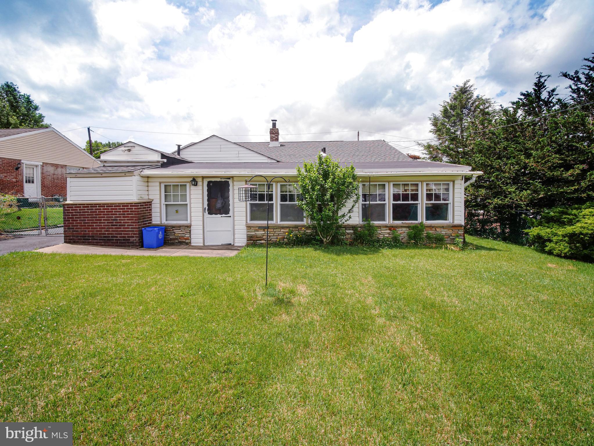 709 Marchman Road Philadelphia, PA 19115 - Photo 14 of 22