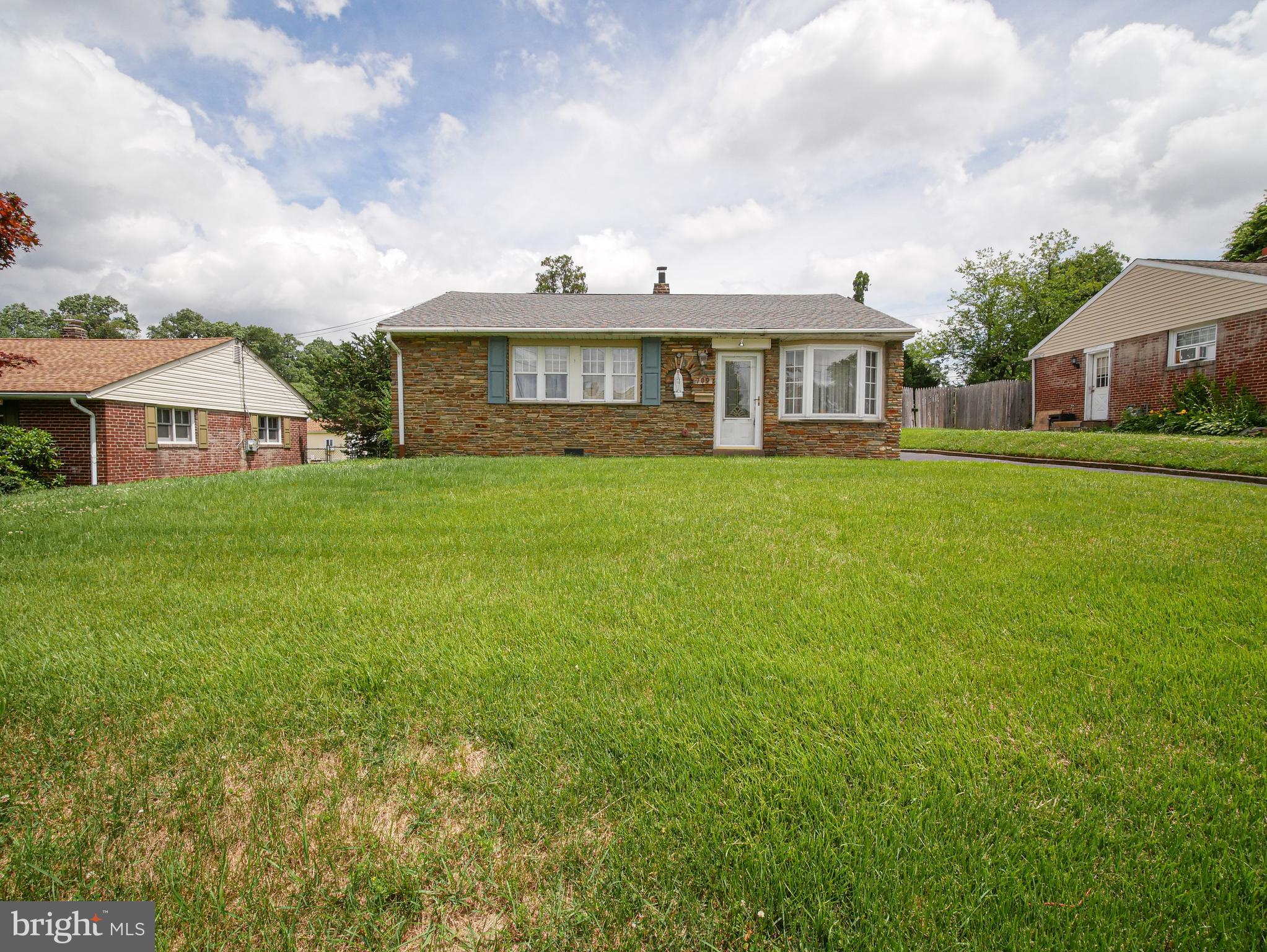 709 Marchman Road Philadelphia, PA 19115 - Photo 19 of 22