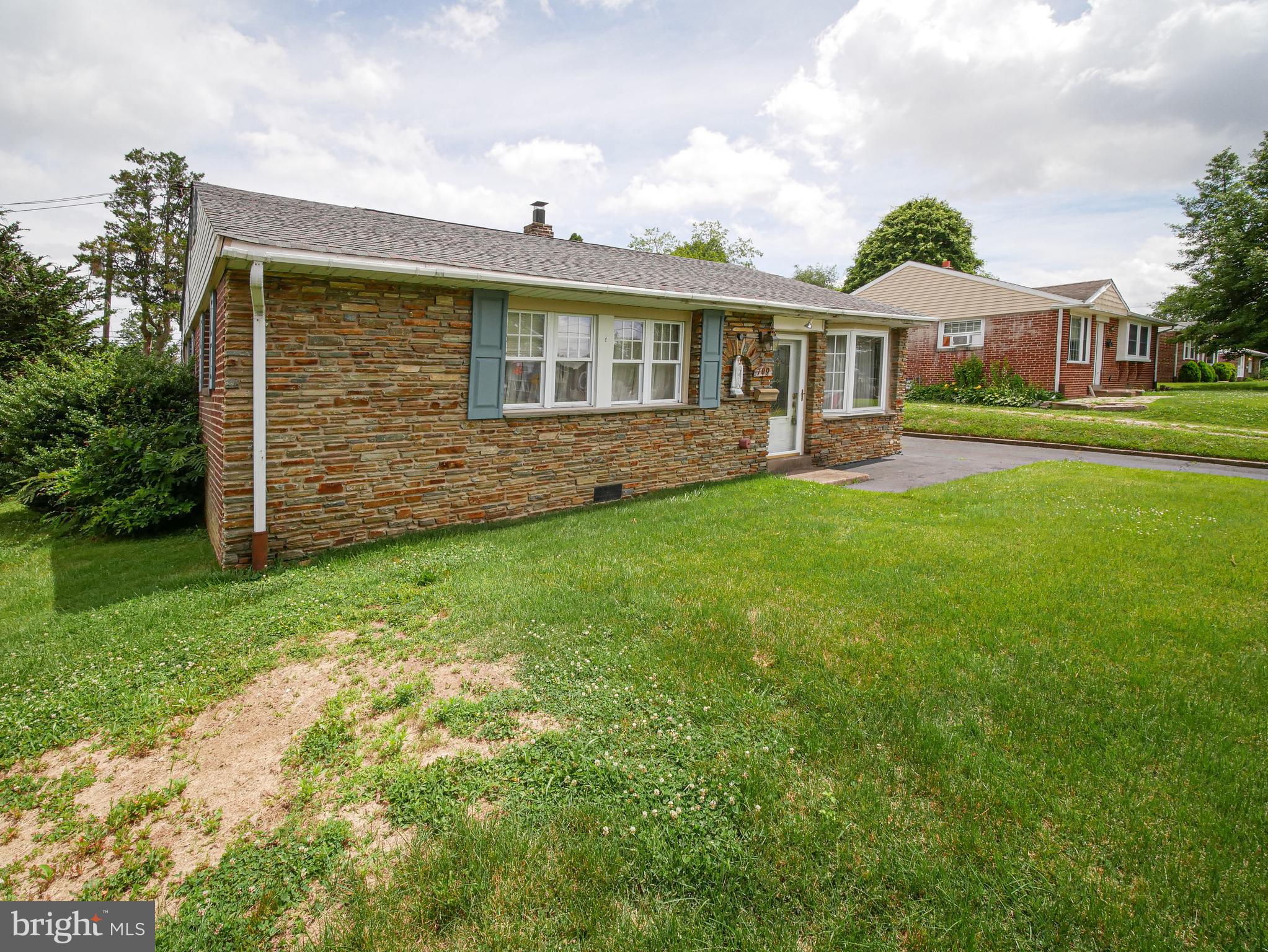 709 Marchman Road Philadelphia, PA 19115 - Photo 7 of 22