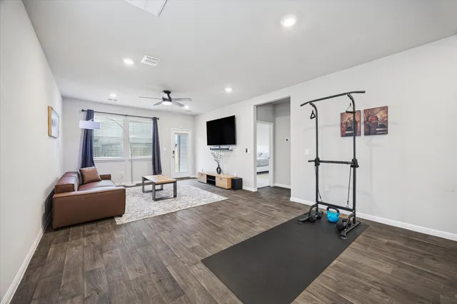 $2,200 | 724 Aster Place, Bastrop, TX 78602