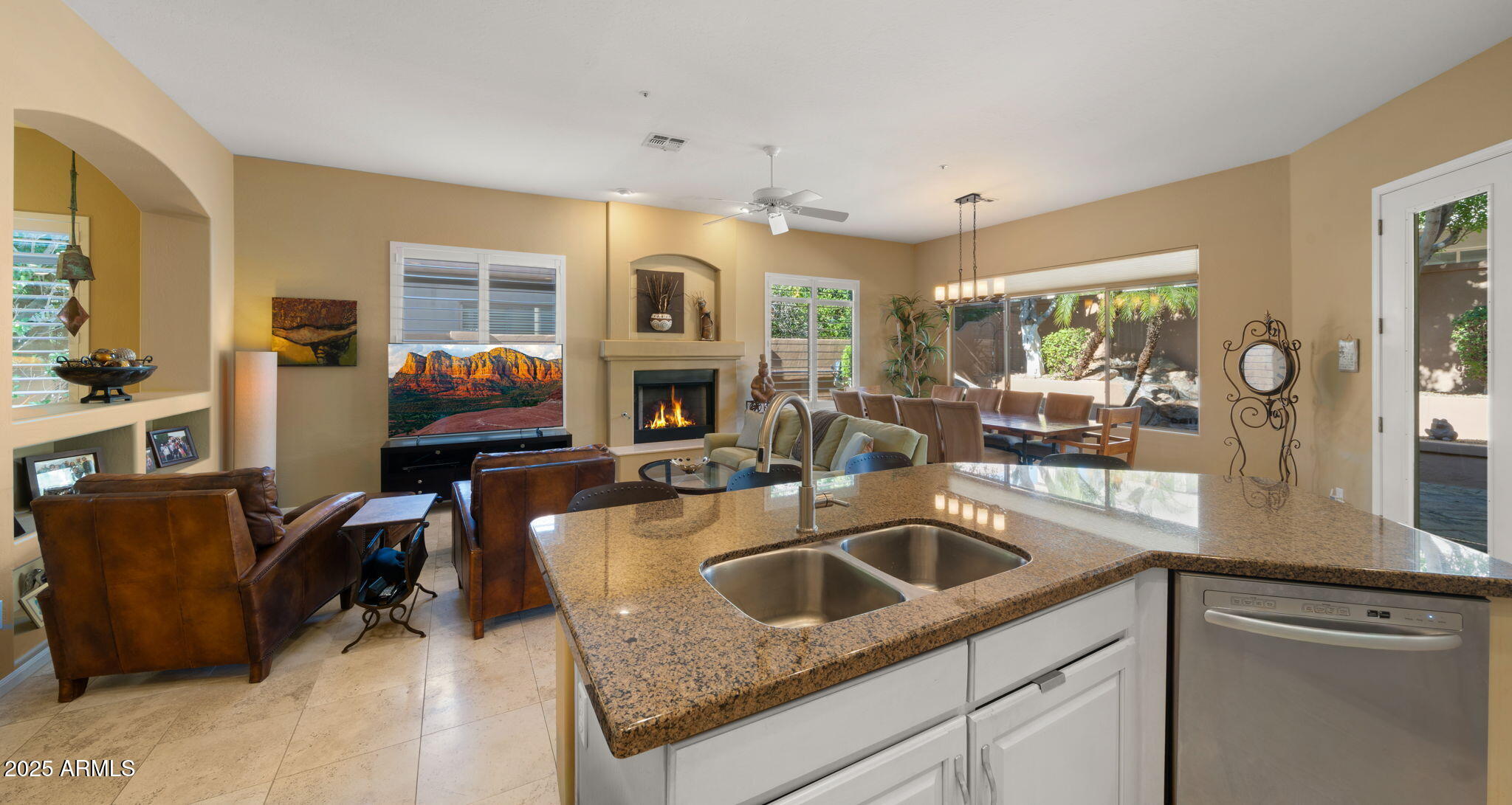 8258 East Mountain Spring Road Scottsdale, AZ 85255 - Photo 12 of 51 18-web-or-mls-Great Room5