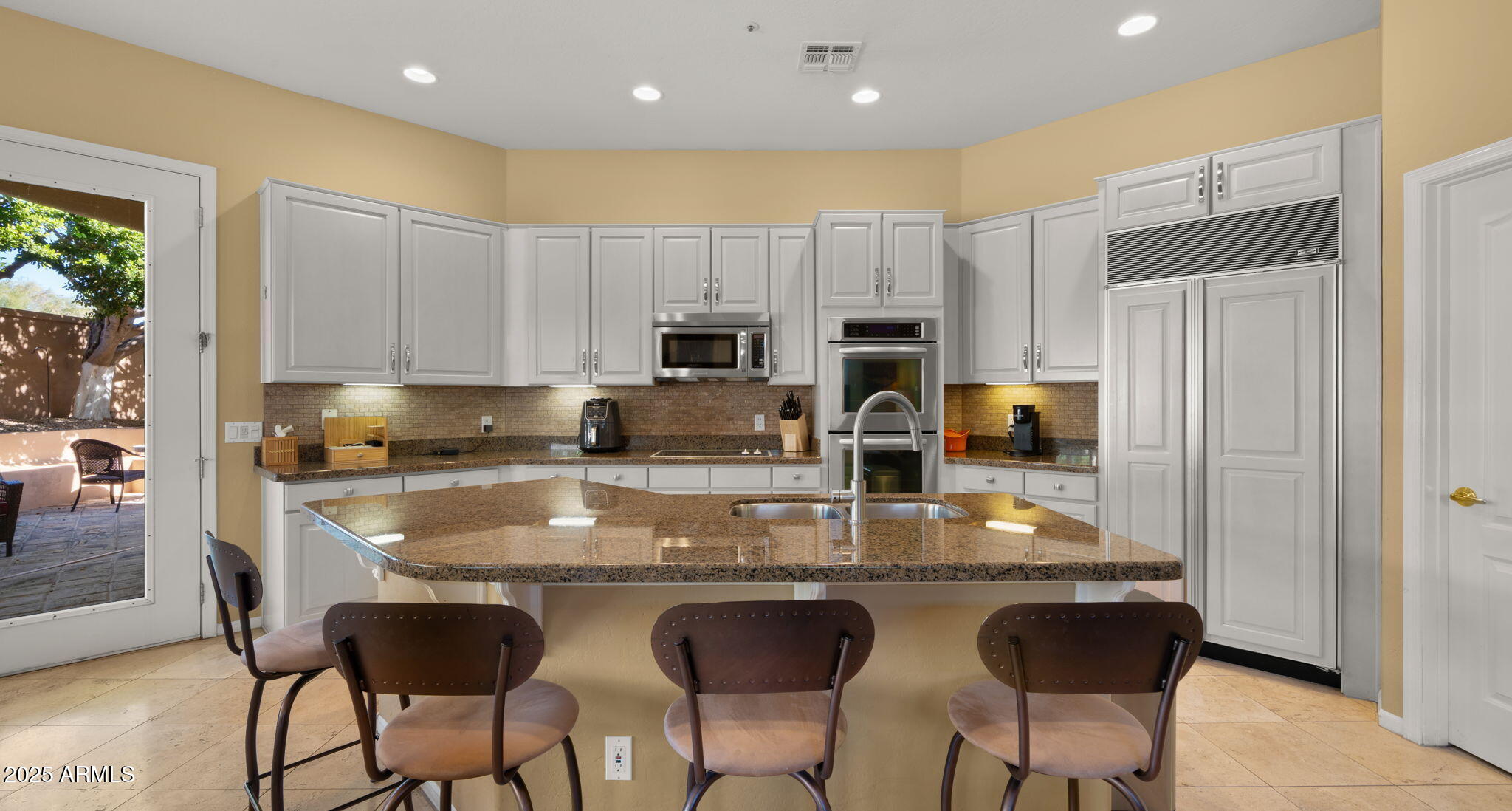 8258 East Mountain Spring Road Scottsdale, AZ 85255 - Photo 10 of 51 15-web-or-mls-Great Room3