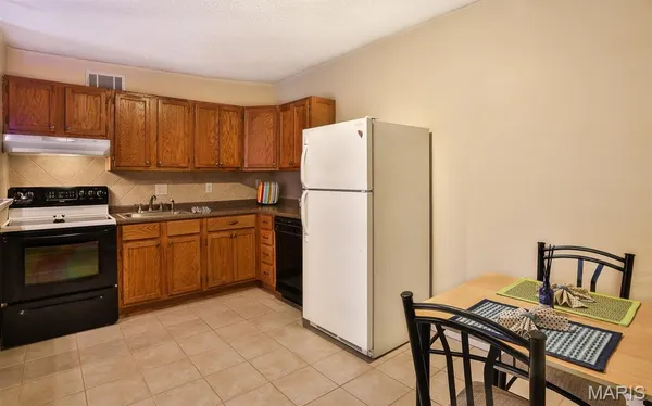 $73,500 | 2800 Blackforest Drive, Unit C, Oakville, MO 63129