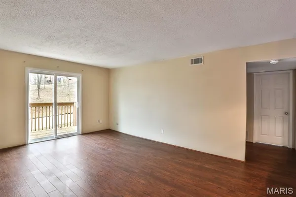 $73,500 | 2800 Blackforest Drive, Unit C, Oakville, MO 63129