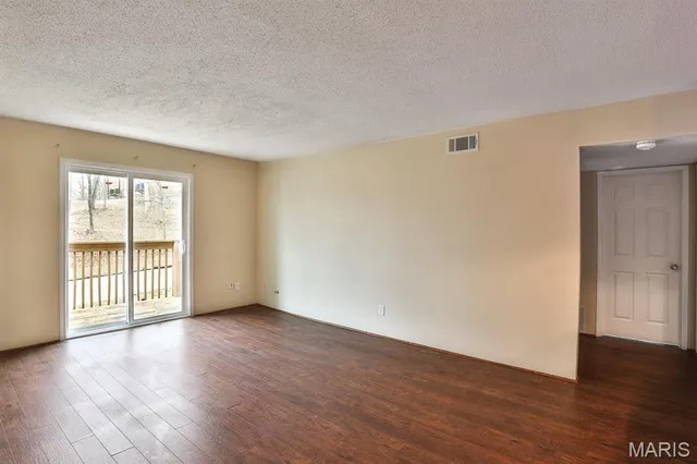 $77,500 | 2800 Blackforest Drive, Unit C, St. Louis, MO 63129