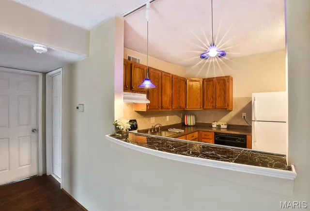 $77,500 | 2800 Blackforest Drive, Unit C, St. Louis, MO 63129