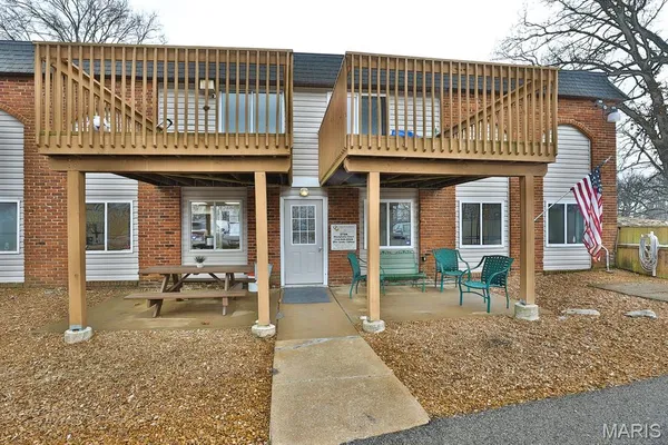 $73,500 | 2800 Blackforest Drive, Unit C, Oakville, MO 63129