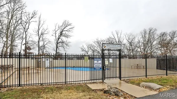 $73,500 | 2800 Blackforest Drive, Unit C, Oakville, MO 63129