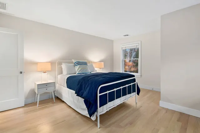 $60,000 | 20 Saddle Lane, East Hampton, NY 11937