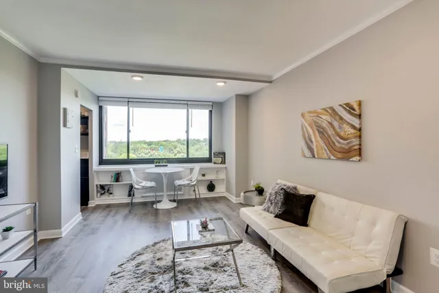 $1,755 | 1021 Arlington Boulevard, Unit 427, Arlington, VA 22209