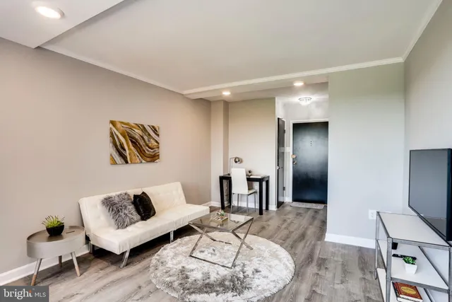 $1,755 | 1021 Arlington Boulevard, Unit 427, Arlington, VA 22209