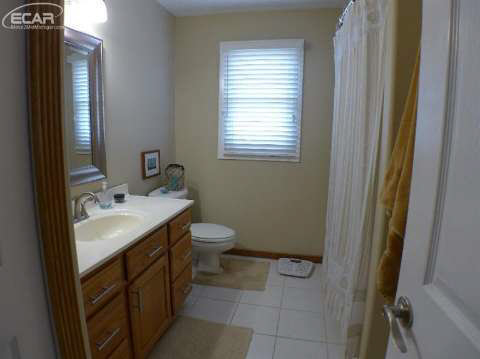2245 South State Road Davison, MI 48423 - Photo 16 of 37 20427461-15.JPG