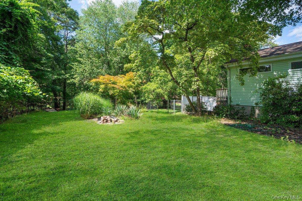 64 Sally Lane Ridge, NY 11961 - Photo 34 of 35 Gallery Image 34