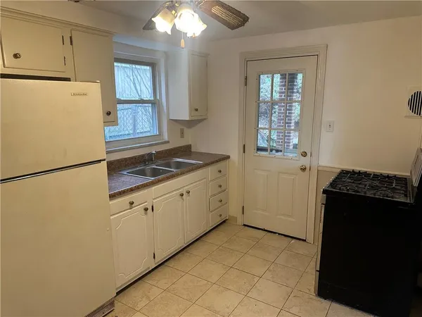 $1,500 | 647 Dunster Street, Pittsburgh, PA 15226