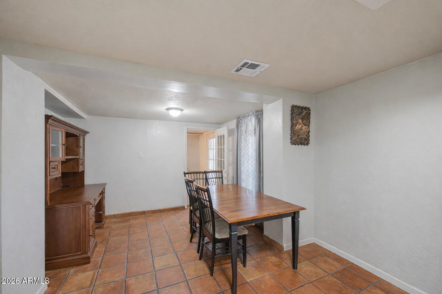 9635 North 14th Avenue Phoenix, AZ 85021 - Photo 12 of 25 E298F027-EF29-4FBC-BD10-1F438D59503F