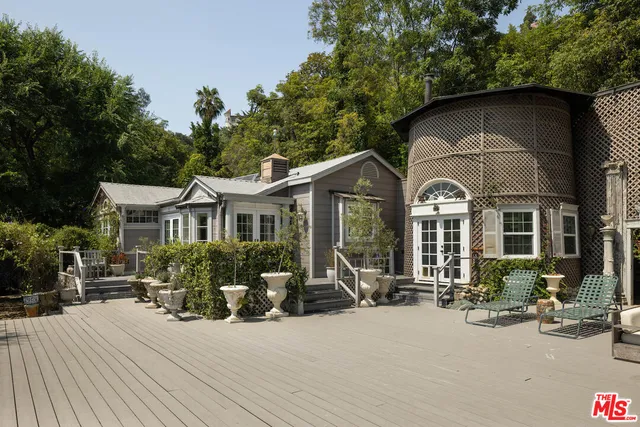 $2,250,000 | 8805 Lookout Mountain Avenue, Los Angeles, CA 90046