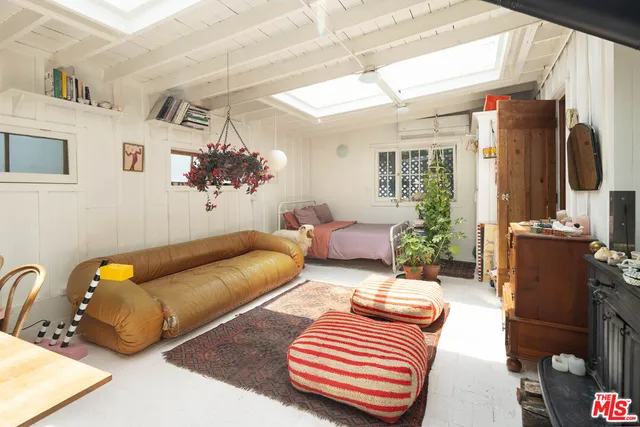 $2,250,000 | 8805 Lookout Mountain Avenue, Los Angeles, CA 90046